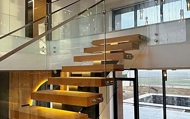 Çelik Merdiven Tasarımı: Standart Ölçüler, Teknik Detaylar ve Fiyatlandırma Rehberi