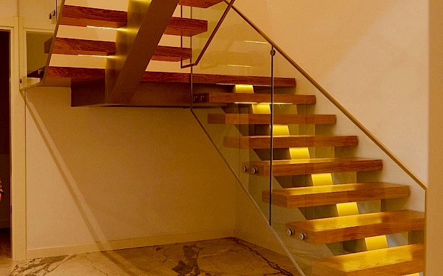 İzmir Omurgalı Merdiven Firmaları & Fiyatları (2026 Rehberi)