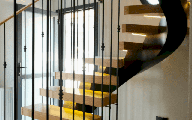 İzmir Minimalist Merdiven Tasarımları | Modern ve Ferah Yaşam Alanları